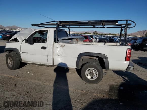 ✅ 2007 Chevrolet Silverado 2500HD Work Truck • VIN: 1GCHC24UX7E183097 • Лот: 87090165. Опубликован ранее на Copart с пробегом 200 699 миль. Бесплатный доступ к архиву аукционных продаж из США и подробный отчёт об истории автомобиля на DreamBid. Изображение 2.
