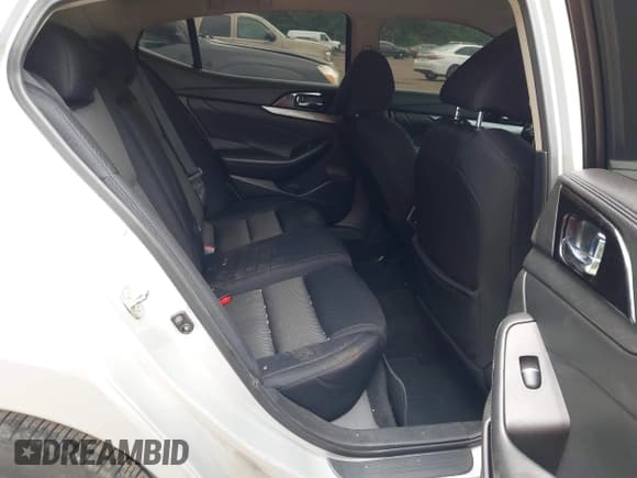 ✅ 2016 Nissan Maxima S • VIN: 1N4AA6AP9GC412013 • Лот: 42905561. Опубликован ранее на IAAI с пробегом 126 197 миль. Бесплатный доступ к архиву аукционных продаж из США и подробный отчёт об истории автомобиля на DreamBid. Изображение 8.