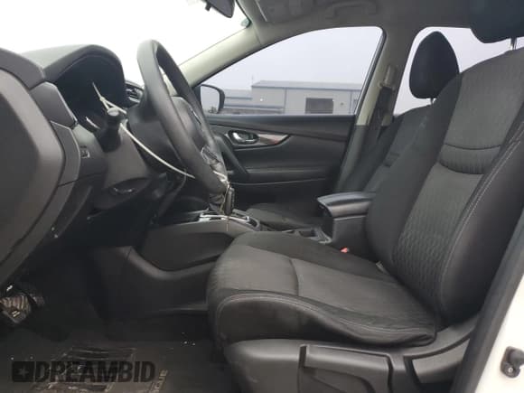 ✅ 2017 Nissan Rogue SV • VIN: JN8AT2MT1HW135402 • Lot: 93050225. Wystawiony na Copart z przebiegiem 184 136 mil. Bezpłatny archiwum sprzedaży aukcyjnych z USA i szczegółowy raport historii pojazdu na DreamBid. Zdjęcie 7.