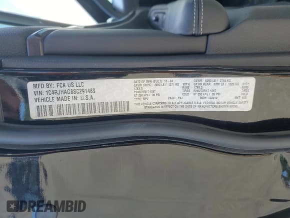 ✅ 2025 Jeep Grand Cherokee Altitude X • VIN: 1C4RJHAG8SC291489 • Lot: 65124125. Listed on Copart with 3,892 mi. Free auction sales archive from the USA and detailed vehicle history report at DreamBid. Image 13.