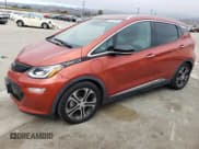 ✅ 2020 Chevrolet Bolt EV Premier • VIN: 1G1FZ6S03L4104729 • Lot: 84632864. Wystawiony na Copart z przebiegiem 115 998 mil. Bezpłatny archiwum sprzedaży aukcyjnych z USA i szczegółowy raport historii pojazdu na DreamBid. Zdjęcie 1.
