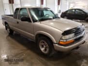 ✅ 2000 Chevrolet S-10 LS • VIN: 1GCCS1957Y8287233 • Lot: 76283614. Wystawiony na Copart z przebiegiem 135 494 mil. Bezpłatny archiwum sprzedaży aukcyjnych z USA i szczegółowy raport historii pojazdu na DreamBid. Zdjęcie 4.