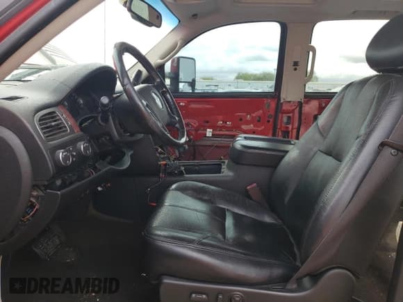 ✅ 2007 Chevrolet Silverado 2500HD LTZ • VIN: 1GCHK23667F548097 • Лот: 52038115. Опубликован ранее на Copart с пробегом Не указан. Бесплатный доступ к архиву аукционных продаж из США и подробный отчёт об истории автомобиля на DreamBid. Изображение 7.