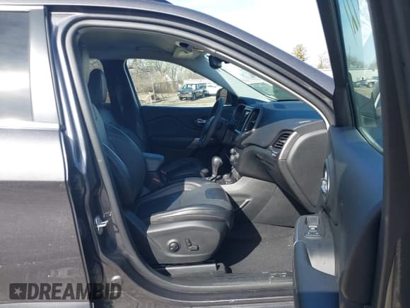 ✅ 2022 Jeep Cherokee Latitude Lux • VIN: 1C4PJMMXXND502301 • Лот: 41584921. Опубликован ранее на IAAI с пробегом 39 934 миль. Бесплатный доступ к архиву аукционных продаж из США и подробный отчёт об истории автомобиля на DreamBid. Изображение 5.