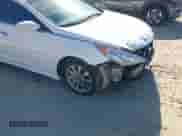 2014 Hyundai Sonata Limited z VIN 5NPEC4AB7EH937605, wystawiony jako IAAI lot #43483773 z przebiegiem 146 046 mil mil oraz . Historia ofert i sprzedaży dostępna na DreamBid. Obrazek 15.