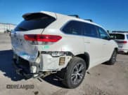 ✅ 2018 Toyota Highlander LE • VIN: 5TDBZRFH2JS883713 • Lot: 82119555. Listed on Copart with 83,610 mi. Free auction sales archive from the USA and detailed vehicle history report at DreamBid. Image 3.