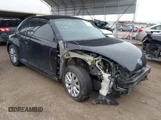 ✅ 2016 Volkswagen Beetle Wolfsburg Edition • VIN: 3VWF17AT3GM611797 • Lot: 41565861. Wystawiony na IAAI z przebiegiem 127 328 mil. Bezpłatny archiwum sprzedaży aukcyjnych z USA i szczegółowy raport historii pojazdu na DreamBid. Zdjęcie 1.