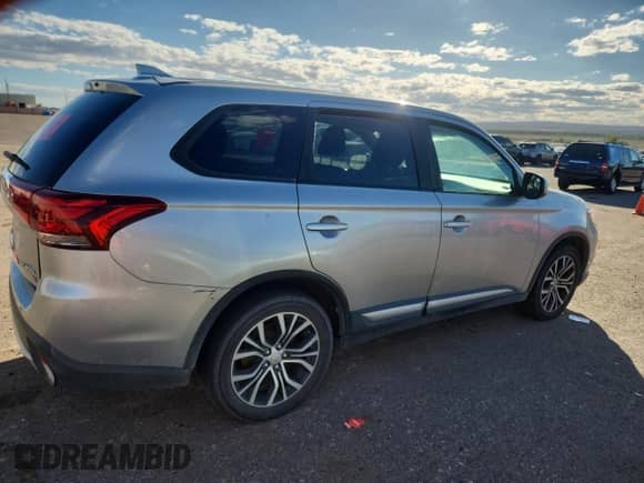 2018 Mitsubishi Outlander SE with VIN JA4AD3A39JJ004198, listed as a Copart auction lot 87282365 with 140,590 mi miles and Clean title. Bid and sale history available at DreamBid. Image 3.