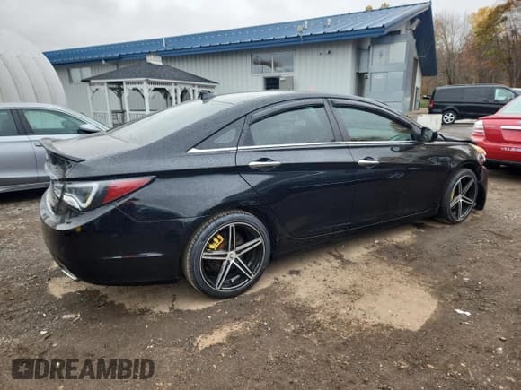 ✅ 2013 Hyundai Sonata SE • VIN: 5NPEC4AB9DH808795 • Лот: 90017235. Опубликован ранее на Copart с пробегом 172 344 миль. Бесплатный доступ к архиву аукционных продаж из США и подробный отчёт об истории автомобиля на DreamBid. Изображение 3.