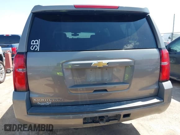 ✅ 2017 Chevrolet Suburban LS • VIN: 1GNSCGKC1HR255223 • Lot: 42754425. Wystawiony na IAAI z przebiegiem 154 612 mil. Bezpłatny archiwum sprzedaży aukcyjnych z USA i szczegółowy raport historii pojazdu na DreamBid. Zdjęcie 16.