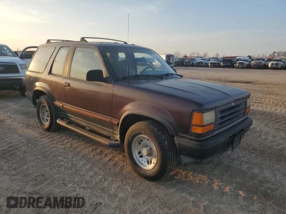 ✅ 1994 Ford Explorer Eddie Bauer • VIN: 1FMCU22X9RUD89035 • Lot: 45743325. Wystawiony na Copart z przebiegiem 223 237 mil. Bezpłatny archiwum sprzedaży aukcyjnych z USA i szczegółowy raport historii pojazdu na DreamBid. Zdjęcie 4.