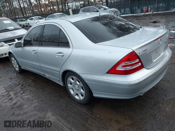 ✅ 2006 Mercedes-Benz C 280 Luxury • VIN: WDBRF92H96F795003 • Lot: 43873716. Wystawiony na IAAI z przebiegiem 121 427 mil. Bezpłatny archiwum sprzedaży aukcyjnych z USA i szczegółowy raport historii pojazdu na DreamBid. Zdjęcie 3.