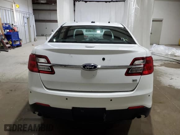 ✅ 2014 Ford Police Interceptor • VIN: 1FAHP2MK3EG118330 • Lot: 74915304. Wystawiony na Copart z przebiegiem 98 554 mil. Bezpłatny archiwum sprzedaży aukcyjnych z USA i szczegółowy raport historii pojazdu na DreamBid. Zdjęcie 6.