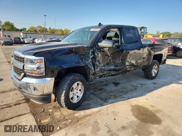 ✅ 2016 Chevrolet Silverado 1500 LT • VIN: 1GCVKREH5GZ137329 • Лот: 81453385. Опубликован ранее на Copart с пробегом 156 334 миль. Бесплатный доступ к архиву аукционных продаж из США и подробный отчёт об истории автомобиля на DreamBid. Изображение 1.