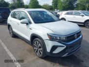 ✅ 2022 Volkswagen Taos SE • VIN: 3VVWX7B2XNM021554 • Лот: 42805842. Опубликован ранее на IAAI с пробегом 34 974 миль. Бесплатный доступ к архиву аукционных продаж из США и подробный отчёт об истории автомобиля на DreamBid. Изображение 1.