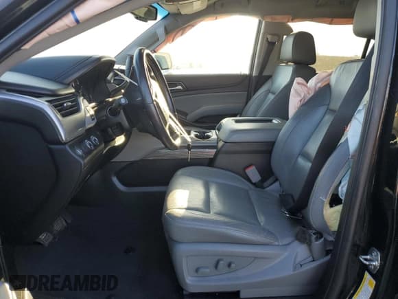 ✅ 2019 Chevrolet Suburban LT • VIN: 1GNSKHKC0KR205901 • Lot: 78220024. Wystawiony na Copart z przebiegiem 90 651 mil. Bezpłatny archiwum sprzedaży aukcyjnych z USA i szczegółowy raport historii pojazdu na DreamBid. Zdjęcie 7.