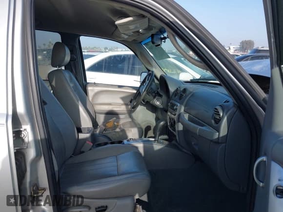 ✅ 2007 Jeep Liberty Limited • VIN: 1J4GL58K97W694911 • Lot: 42517949. Listed on IAAI with 292,172 mi. Free auction sales archive from the USA and detailed vehicle history report at DreamBid. Image 5.