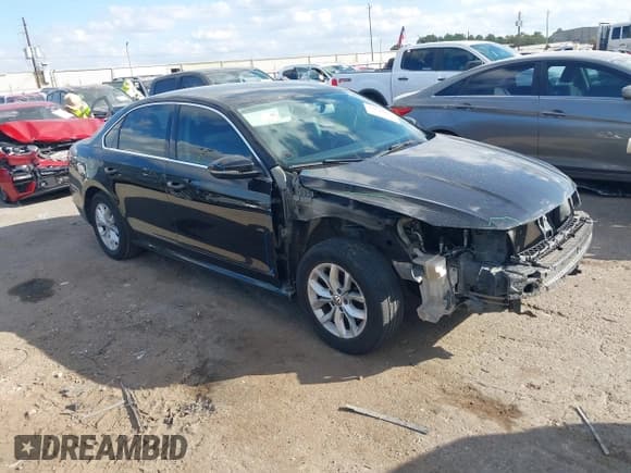 ✅ 2016 Volkswagen Passat S • VIN: 1VWAS7A38GC028358 • Lot: 43646097. Wystawiony na IAAI z przebiegiem 190 188 mil. Bezpłatny archiwum sprzedaży aukcyjnych z USA i szczegółowy raport historii pojazdu na DreamBid. Zdjęcie 1.