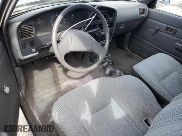 ✅ 1991 Toyota Pickup DLX • VIN: JT4RN93P1M5029523 • Лот: 65969175. Опубликован ранее на Copart с пробегом 149 034 миль. Бесплатный доступ к архиву аукционных продаж из США и подробный отчёт об истории автомобиля на DreamBid. Изображение 8.