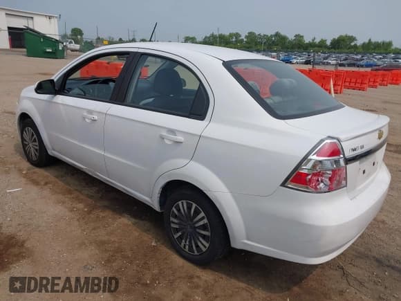 ✅ 2011 Chevrolet Aveo 1LT • VIN: KL1TD5DE8BB163191 • Lot: 42477653. Wystawiony na IAAI z przebiegiem 114 076 mil. Bezpłatny archiwum sprzedaży aukcyjnych z USA i szczegółowy raport historii pojazdu na DreamBid. Zdjęcie 3.