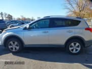 ✅ 2013 Toyota RAV4 XLE • VIN: 2T3RFREV9DW001101 • Лот: 43537976. Опубликован ранее на IAAI с пробегом 80 341 миль. Бесплатный доступ к архиву аукционных продаж из США и подробный отчёт об истории автомобиля на DreamBid. Изображение 14.