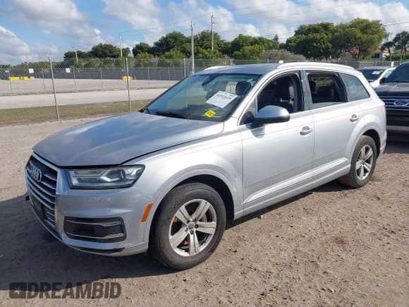 ✅ 2017 Audi Q7 Premium • VIN: WA1AHAF72HD036245 • Lot: 41511619. Wystawiony na IAAI z przebiegiem 100 173 mil. Bezpłatny archiwum sprzedaży aukcyjnych z USA i szczegółowy raport historii pojazdu na DreamBid. Zdjęcie 17.