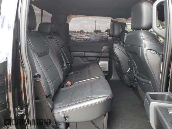 ✅ 2024 Ford F-150 Raptor • VIN: 1FTFW1RG9RFA55975 • Лот: 82423555. Опубликован ранее на Copart с пробегом 16 968 миль. Бесплатный доступ к архиву аукционных продаж из США и подробный отчёт об истории автомобиля на DreamBid. Изображение 10.