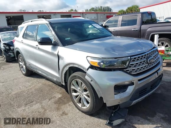 ✅ 2022 Ford Explorer Limited • VIN: 1FMSK8FH8NGA51674 • Lot: 43843022. Wystawiony na IAAI z przebiegiem 50 610 mil. Bezpłatny archiwum sprzedaży aukcyjnych z USA i szczegółowy raport historii pojazdu na DreamBid. Zdjęcie 6.