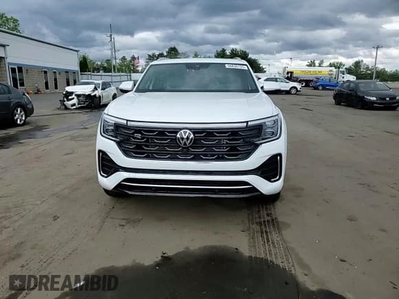 ✅ 2025 Volkswagen Atlas SEL Premium R-Line • VIN: 1V2FE2CAXSC215638 • Lot: 56838725. Listed on Copart with 1,821 mi. Free auction sales archive from the USA and detailed vehicle history report at DreamBid. Image 14.