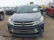 ✅ 2017 Toyota Highlander LE • VIN: 5TDZZRFH1HS222330 • Lot: 41933841. Wystawiony na IAAI z przebiegiem 150 459 mil. Bezpłatny archiwum sprzedaży aukcyjnych z USA i szczegółowy raport historii pojazdu na DreamBid. Zdjęcie 12.