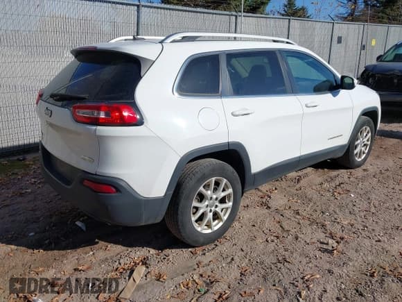 ✅ 2016 Jeep Cherokee Latitude • VIN: 1C4PJMCB4GW276530 • Лот: 43560225. Опубликован ранее на IAAI с пробегом 194 898 миль. Бесплатный доступ к архиву аукционных продаж из США и подробный отчёт об истории автомобиля на DreamBid. Изображение 4.