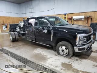 ✅ 2023 Ford F-350 XL • VIN: 1FT8W3DT2PEC75017 • Лот: 67489554. Опубликован ранее на Copart с пробегом 8 456 миль. Бесплатный доступ к архиву аукционных продаж из США и подробный отчёт об истории автомобиля на DreamBid. Изображение 4.