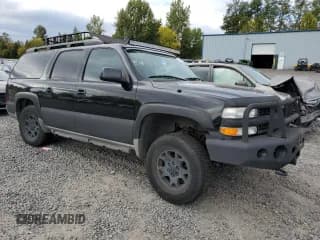 ✅ 2005 Chevrolet Suburban LS • VIN: 3GNFK16Z75G256551 • Lot: 76172014. Wystawiony na Copart z przebiegiem 229 260 mil. Bezpłatny archiwum sprzedaży aukcyjnych z USA i szczegółowy raport historii pojazdu na DreamBid. Zdjęcie 4.