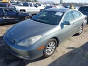 ✅ 2003 Lexus ES 300 • VIN: JTHBF30G230102828 • Lot: 43764352. Wystawiony na IAAI z przebiegiem 137 652 mil. Bezpłatny archiwum sprzedaży aukcyjnych z USA i szczegółowy raport historii pojazdu na DreamBid. Zdjęcie 2.
