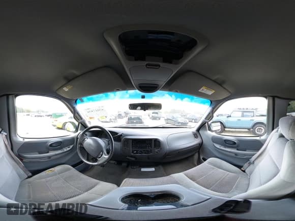 ✅ 2002 Ford F-150 XL • VIN: 1FTRX17W12NA04051 • Lot: 43027436. Listed on IAAI with 495,588 mi. Free auction sales archive from the USA and detailed vehicle history report at DreamBid. Image 18.