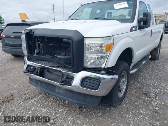 ✅ 2015 Ford F-250 XLT • VIN: 1FT7X2B69FEC44250 • Lot: 42090730. Wystawiony na IAAI z przebiegiem 286 471 mil. Bezpłatny archiwum sprzedaży aukcyjnych z USA i szczegółowy raport historii pojazdu na DreamBid. Zdjęcie 5.