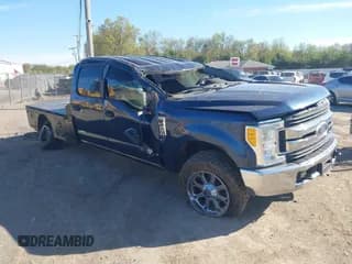 ✅ 2017 Ford F-250 Lariat • VIN: 1FT7W2BT0HEC85426 • Lot: 42157680. Wystawiony na IAAI z przebiegiem 220 000 mil. Bezpłatny archiwum sprzedaży aukcyjnych z USA i szczegółowy raport historii pojazdu na DreamBid. Zdjęcie 1.