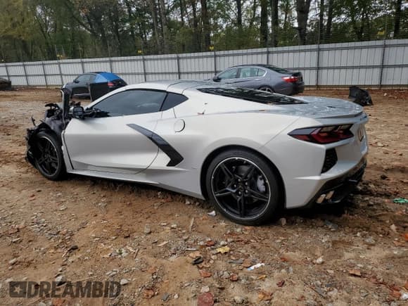 ✅ 2022 Chevrolet Corvette 1LT • VIN: 1G1YA2D49N5104403 • Lot: 90218615. Wystawiony na Copart z przebiegiem Nie podano. Bezpłatny archiwum sprzedaży aukcyjnych z USA i szczegółowy raport historii pojazdu na DreamBid. Zdjęcie 2.