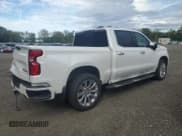 ✅ 2021 Chevrolet Silverado 1500 High Country • VIN: 1GCUYHED3MZ262679 • Lot: 81371995. Wystawiony na Copart z przebiegiem 91 590 mil. Bezpłatny archiwum sprzedaży aukcyjnych z USA i szczegółowy raport historii pojazdu na DreamBid. Zdjęcie 3.