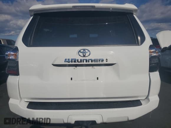 ✅ 2022 Toyota 4Runner SR5 Premium • VIN: JTEFU5JR7N5264475 • Lot: 82253155. Listed on Copart with 68,783 mi. Free auction sales archive from the USA and detailed vehicle history report at DreamBid. Image 6.
