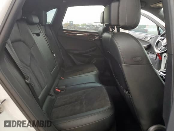 ✅ 2018 Porsche Macan • VIN: WP1AA2A51JLB19262 • Lot: 71133965. Wystawiony na Copart z przebiegiem 143 948 mil. Bezpłatny archiwum sprzedaży aukcyjnych z USA i szczegółowy raport historii pojazdu na DreamBid. Zdjęcie 10.