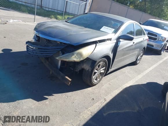 ✅ 2013 Hyundai Sonata GLS • VIN: 5NPEB4AC4DH769996 • Lot: 43187957. Wystawiony na IAAI z przebiegiem 143 968 mil. Bezpłatny archiwum sprzedaży aukcyjnych z USA i szczegółowy raport historii pojazdu na DreamBid. Zdjęcie 18.