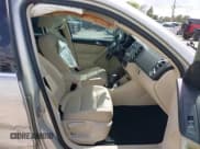 ✅ 2012 Volkswagen Tiguan S • VIN: WVGBV7AX6CW585386 • Lot: 43267607. Listed on IAAI with 91,618 mi. Free auction sales archive from the USA and detailed vehicle history report at DreamBid. Image 5.