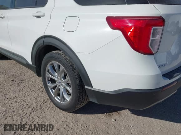 ✅ 2022 Ford Explorer XLT • VIN: 1FMSK7DH9NGA02304 • Lot: 43865458. Wystawiony na IAAI z przebiegiem 79 734 mil. Bezpłatny archiwum sprzedaży aukcyjnych z USA i szczegółowy raport historii pojazdu na DreamBid. Zdjęcie 20.