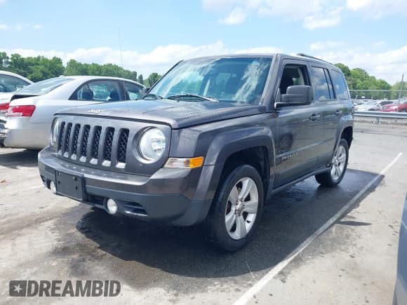 ✅ 2015 Jeep Patriot Latitude • VIN: 1C4NJPFB8FD419929 • Lot: 42315972. Listed on IAAI with 176,735 mi. Free auction sales archive from the USA and detailed vehicle history report at DreamBid. Image 17.