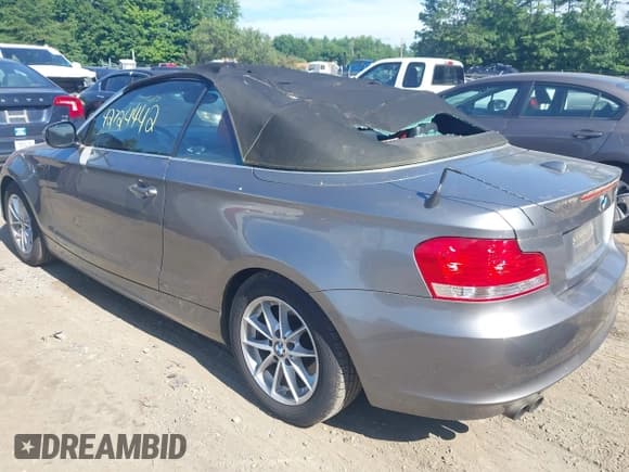 ✅ 2010 BMW 1 Series 128i • VIN: WBAUN1C53AVH81665 • Lot: 42724442. Listed on IAAI with 59,935 mi. Free auction sales archive from the USA and detailed vehicle history report at DreamBid. Image 3.