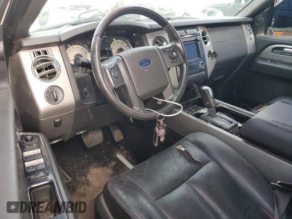 ✅ 2014 Ford Expedition Limited • VIN: 1FMJU2A51EEF32328 • Lot: 85331885. Wystawiony na Copart z przebiegiem Nie podano. Bezpłatny archiwum sprzedaży aukcyjnych z USA i szczegółowy raport historii pojazdu na DreamBid. Zdjęcie 8.