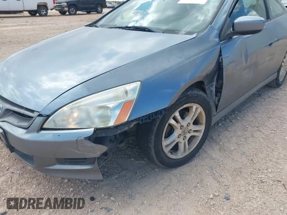 ✅ 2007 Honda Accord EX • VIN: 1HGCM72727A002732 • Лот: 43270784. Опубликован ранее на IAAI с пробегом 242 541 миль. Бесплатный доступ к архиву аукционных продаж из США и подробный отчёт об истории автомобиля на DreamBid. Изображение 18.