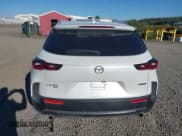 ✅ 2025 Mazda CX-50 S Premium Plus • VIN: 7MMVABEM8SN318805 • Lot: 43359548. Wystawiony na IAAI z przebiegiem 8 583 mil. Bezpłatny archiwum sprzedaży aukcyjnych z USA i szczegółowy raport historii pojazdu na DreamBid. Zdjęcie 17.