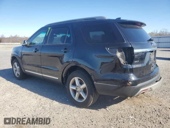 ✅ 2017 Ford Explorer XLT • VIN: 1FM5K8DH1HGA73911 • Lot: 92266835. Wystawiony na Copart z przebiegiem 119 671 mil. Bezpłatny archiwum sprzedaży aukcyjnych z USA i szczegółowy raport historii pojazdu na DreamBid. Zdjęcie 2.